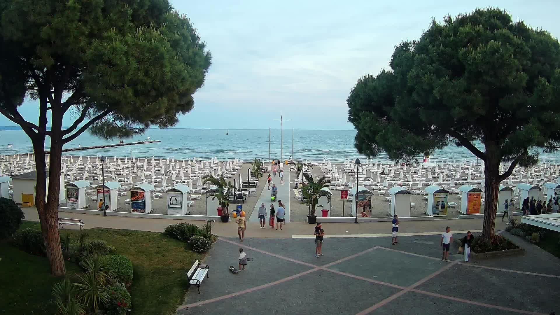 Grado Beach Webcam Entrance | Real-Time View of the Seaside