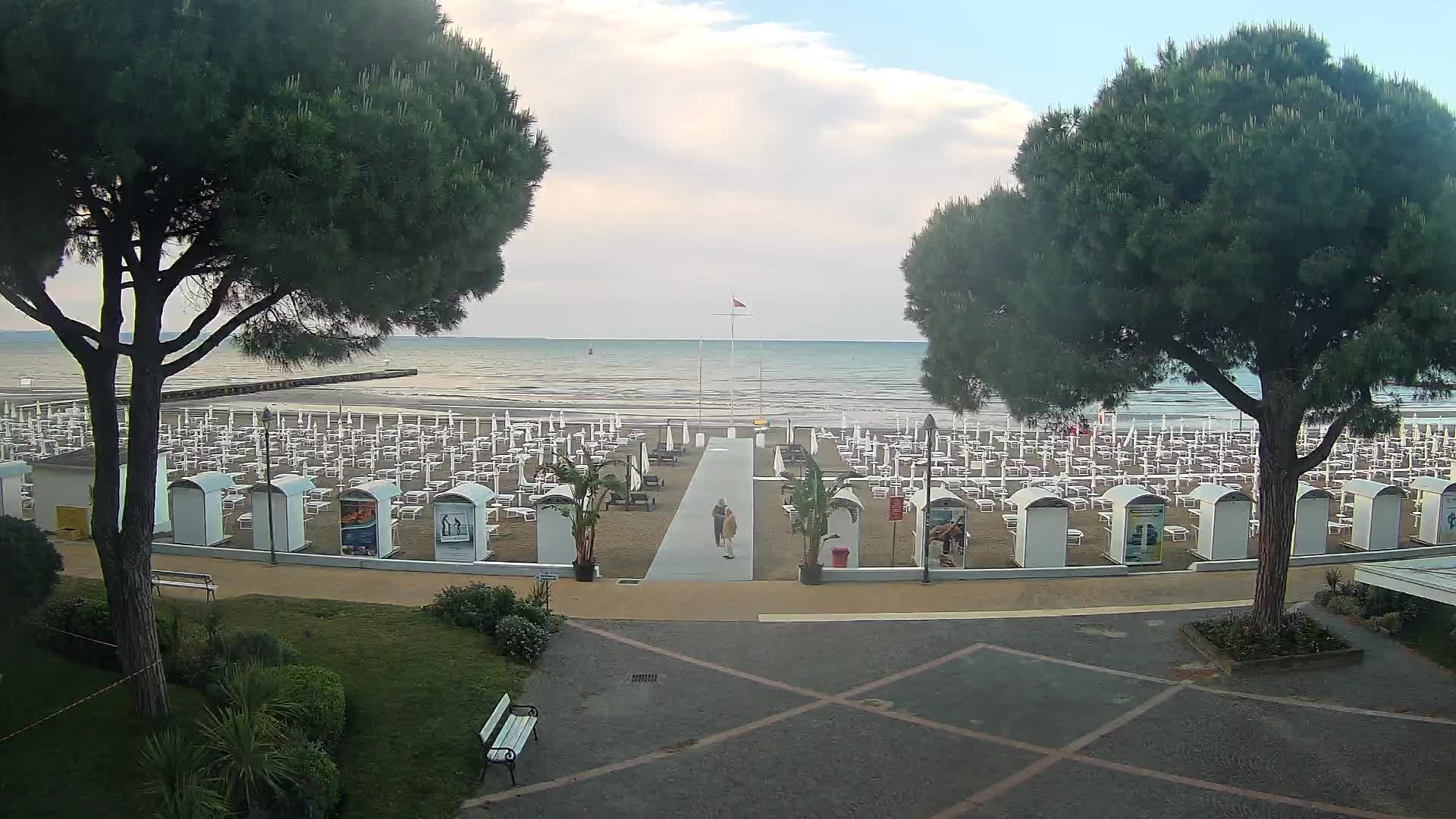 Grado Ulaz na Plažu | Pogled Uživo na Obalu