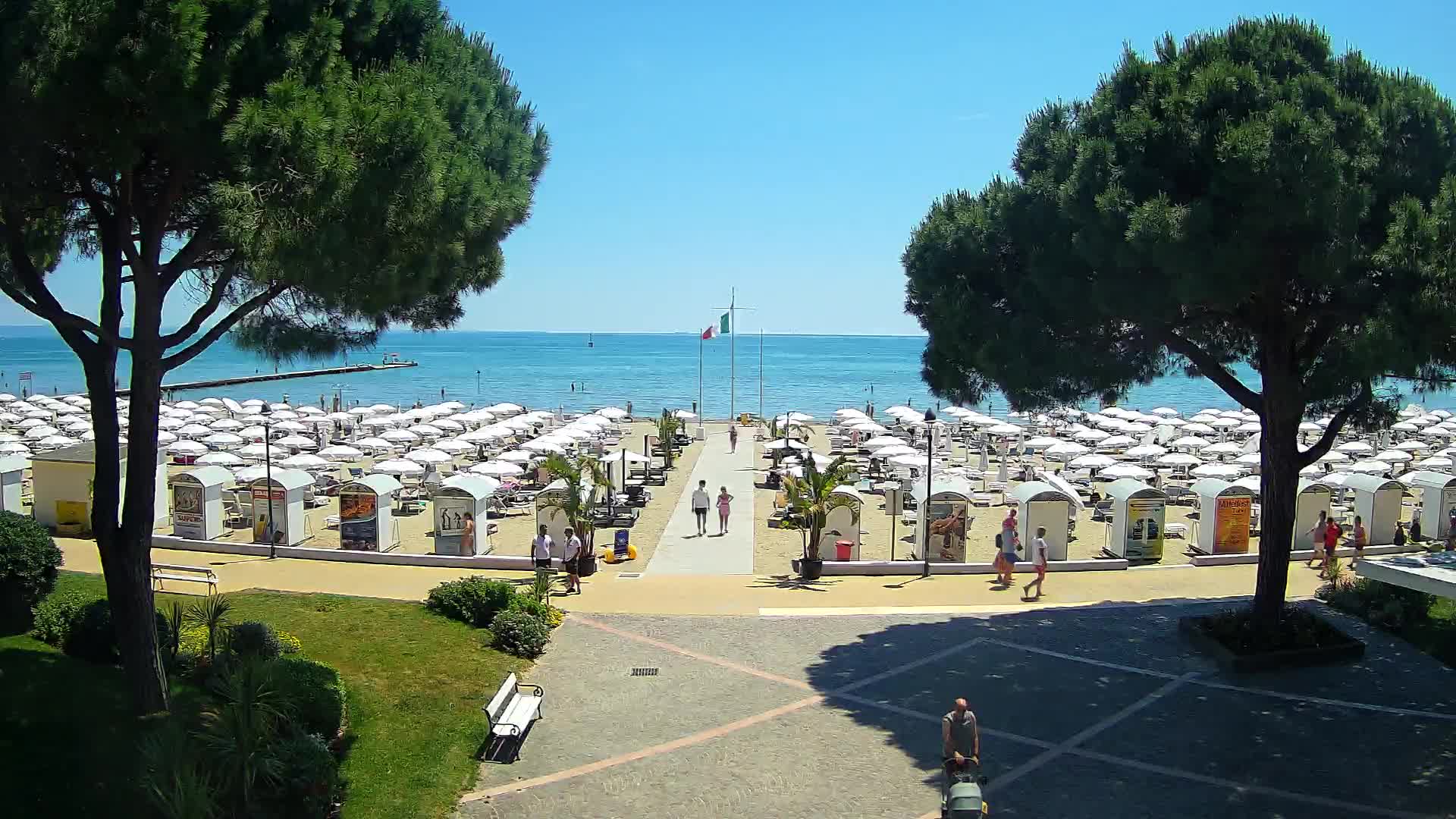 Grado Beach Webcam Entrance | Real-Time View of the Seaside