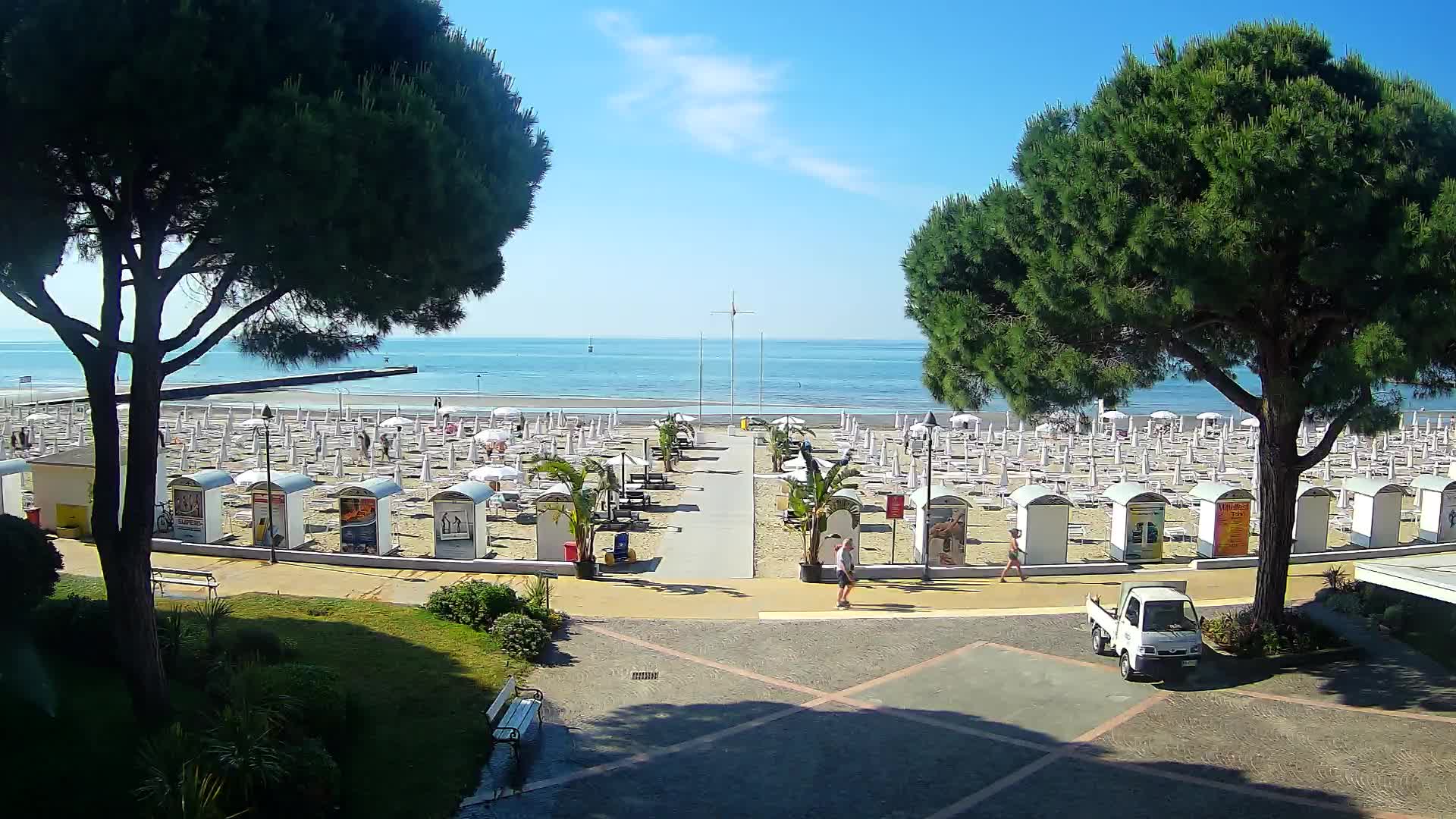 Grado Beach Webcam Entrance | Real-Time View of the Seaside
