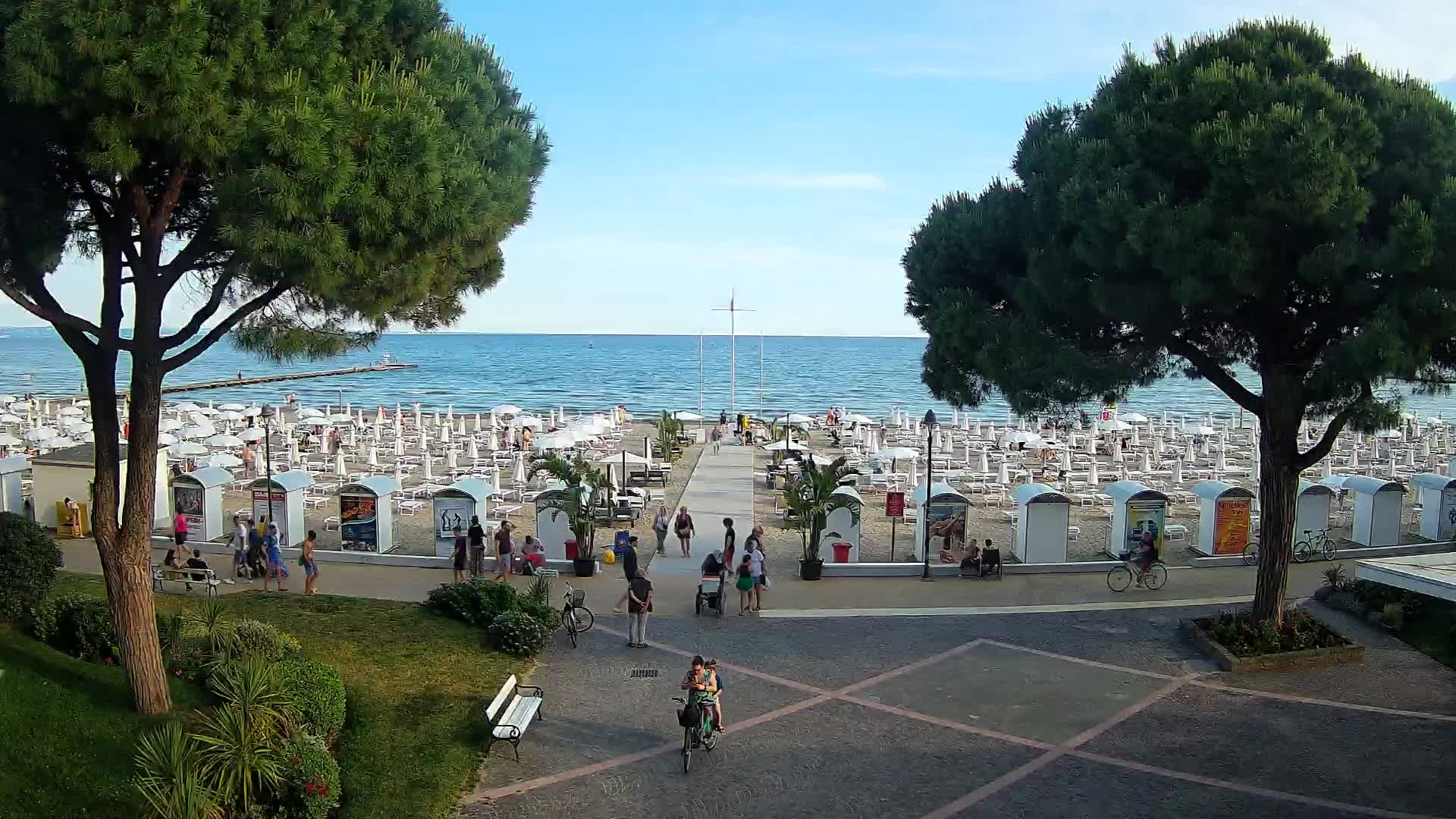 Grado Beach Webcam Entrance | Real-Time View of the Seaside