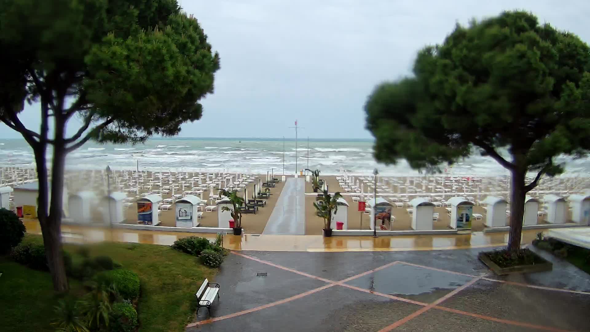 Grado Ulaz na Plažu | Pogled Uživo na Obalu