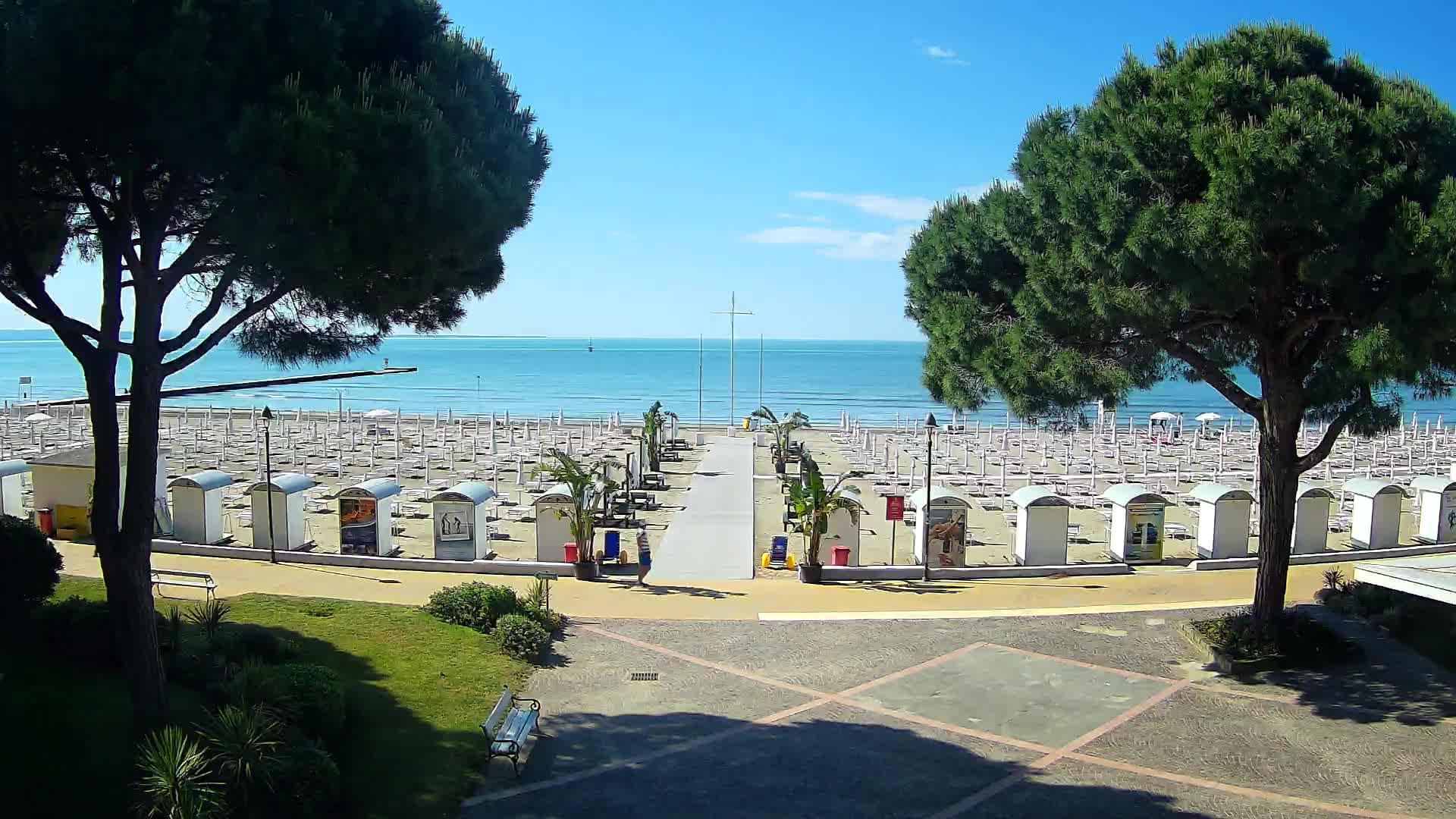 Grado Beach Webcam Entrance | Real-Time View of the Seaside
