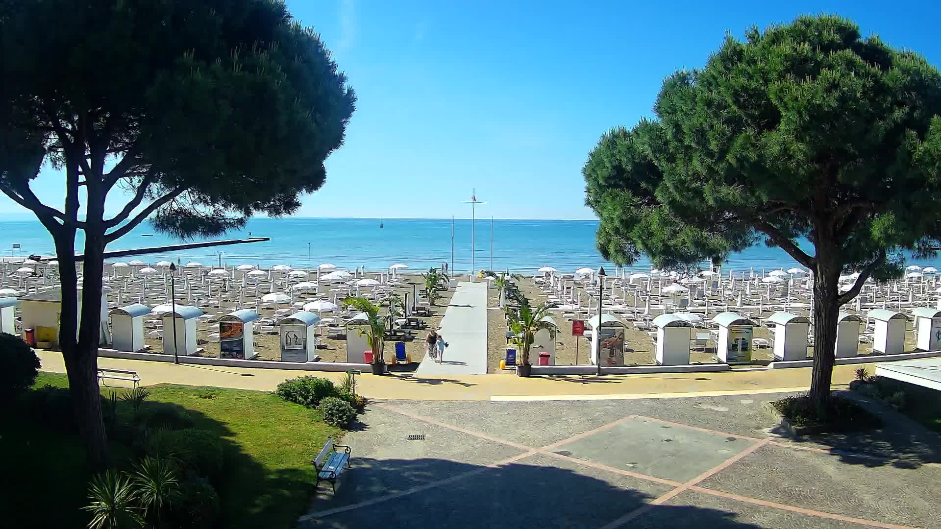 Grado Ulaz na Plažu | Pogled Uživo na Obalu