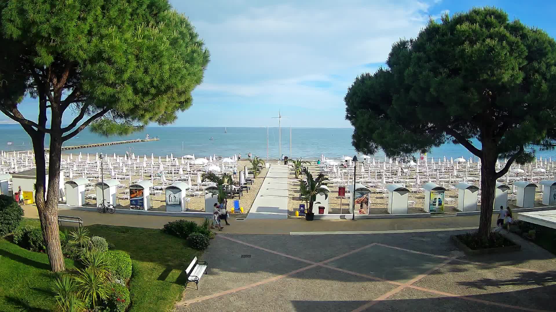 Grado Beach Webcam Entrance | Real-Time View of the Seaside