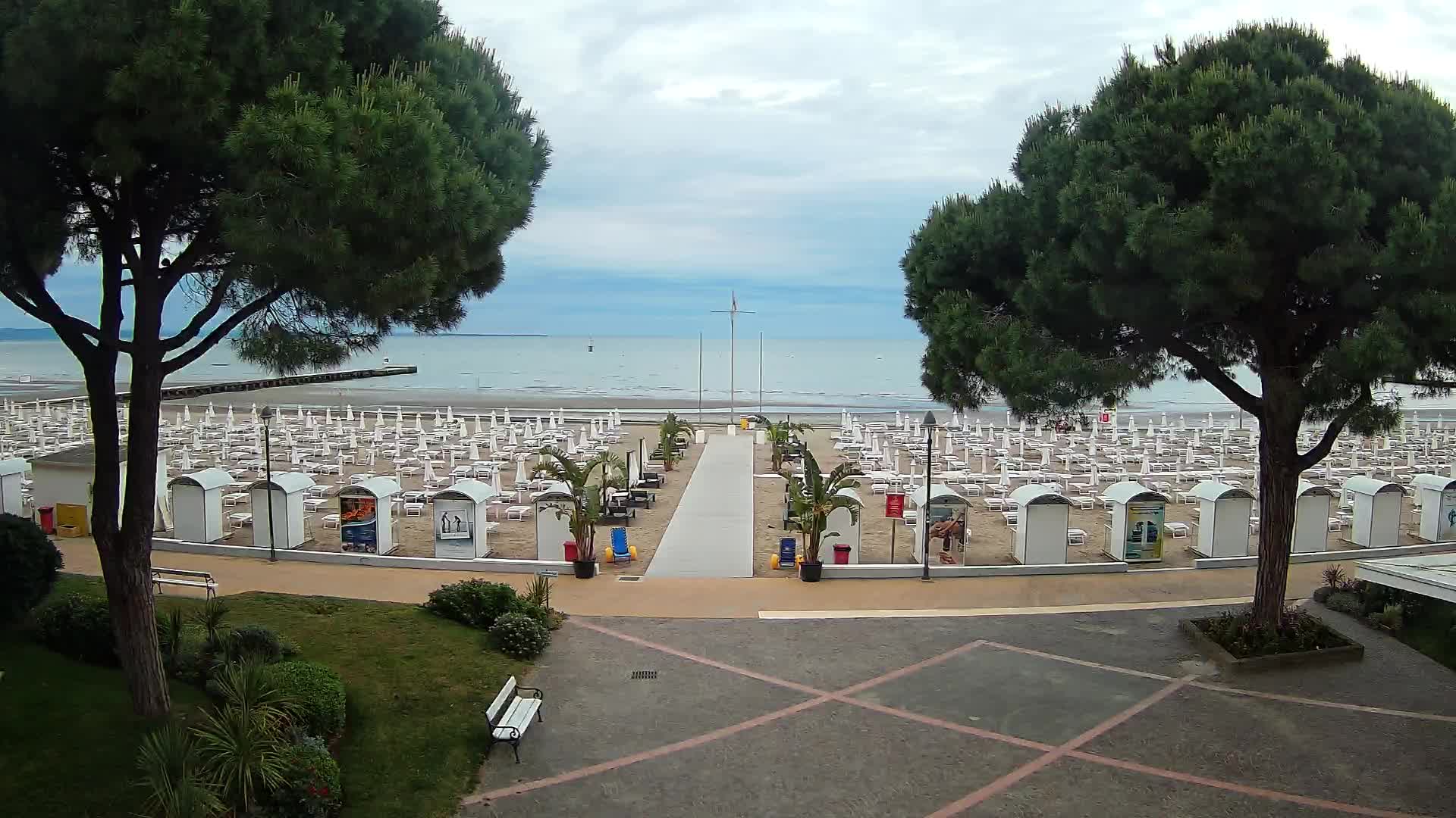 Grado Beach Webcam Entrance | Real-Time View of the Seaside