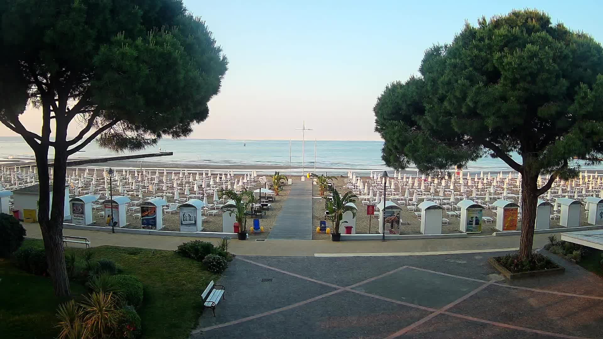 Grado Beach Webcam Entrance | Real-Time View of the Seaside
