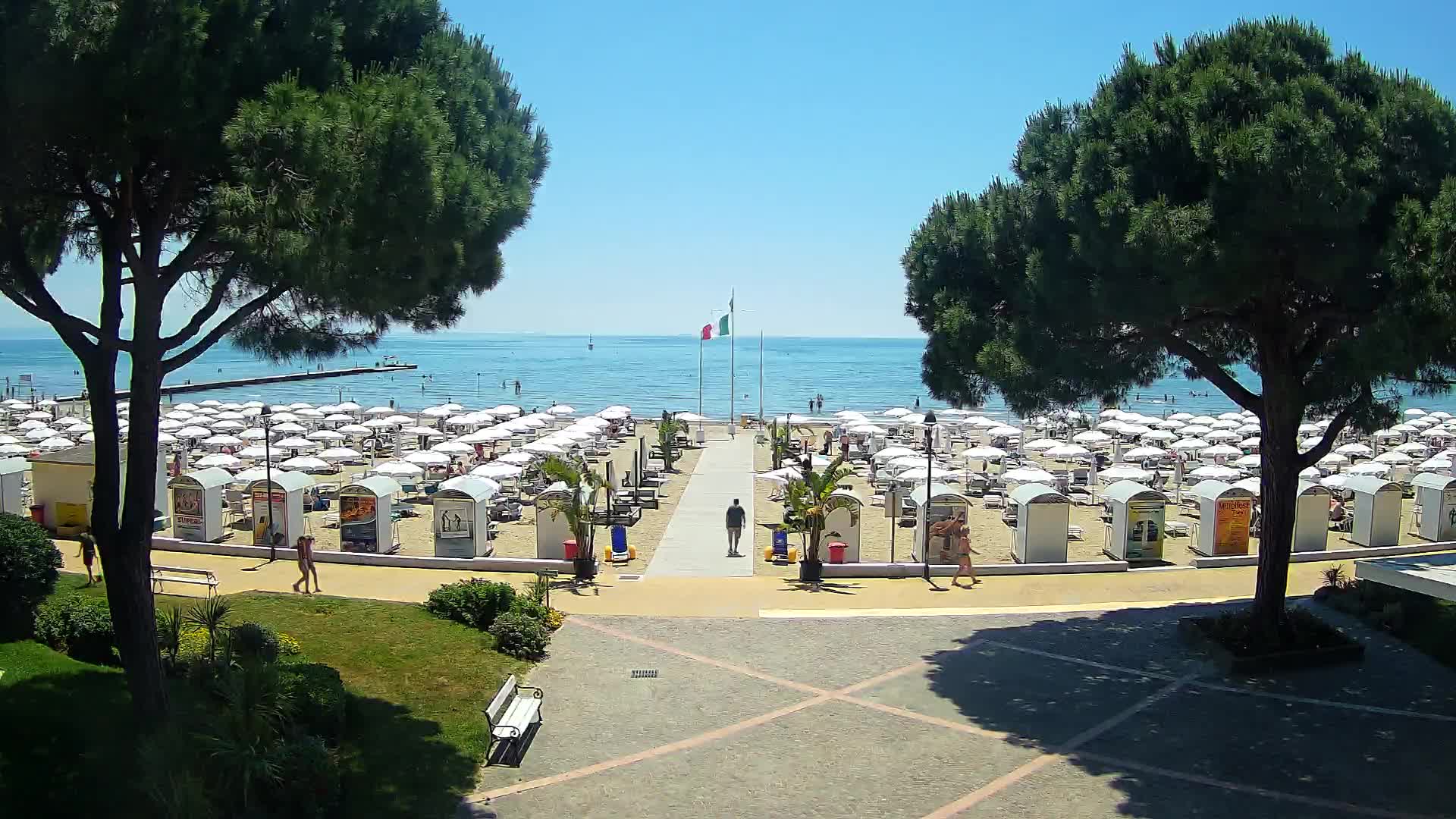 Grado Ulaz na Plažu | Pogled Uživo na Obalu