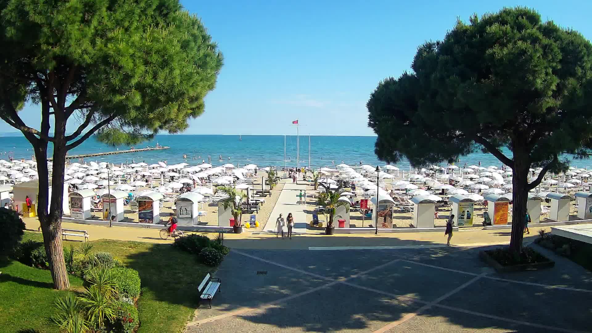 Grado Beach Webcam Entrance | Real-Time View of the Seaside