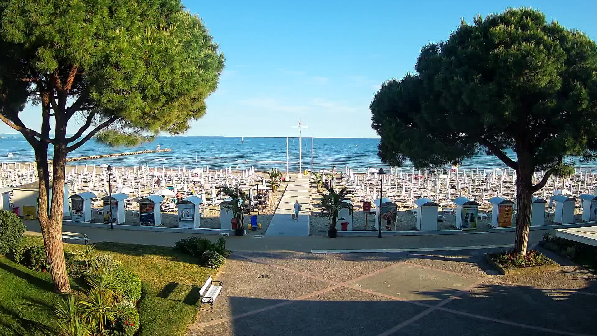 Grado Beach Webcam Entrance | Real-Time View of the Seaside