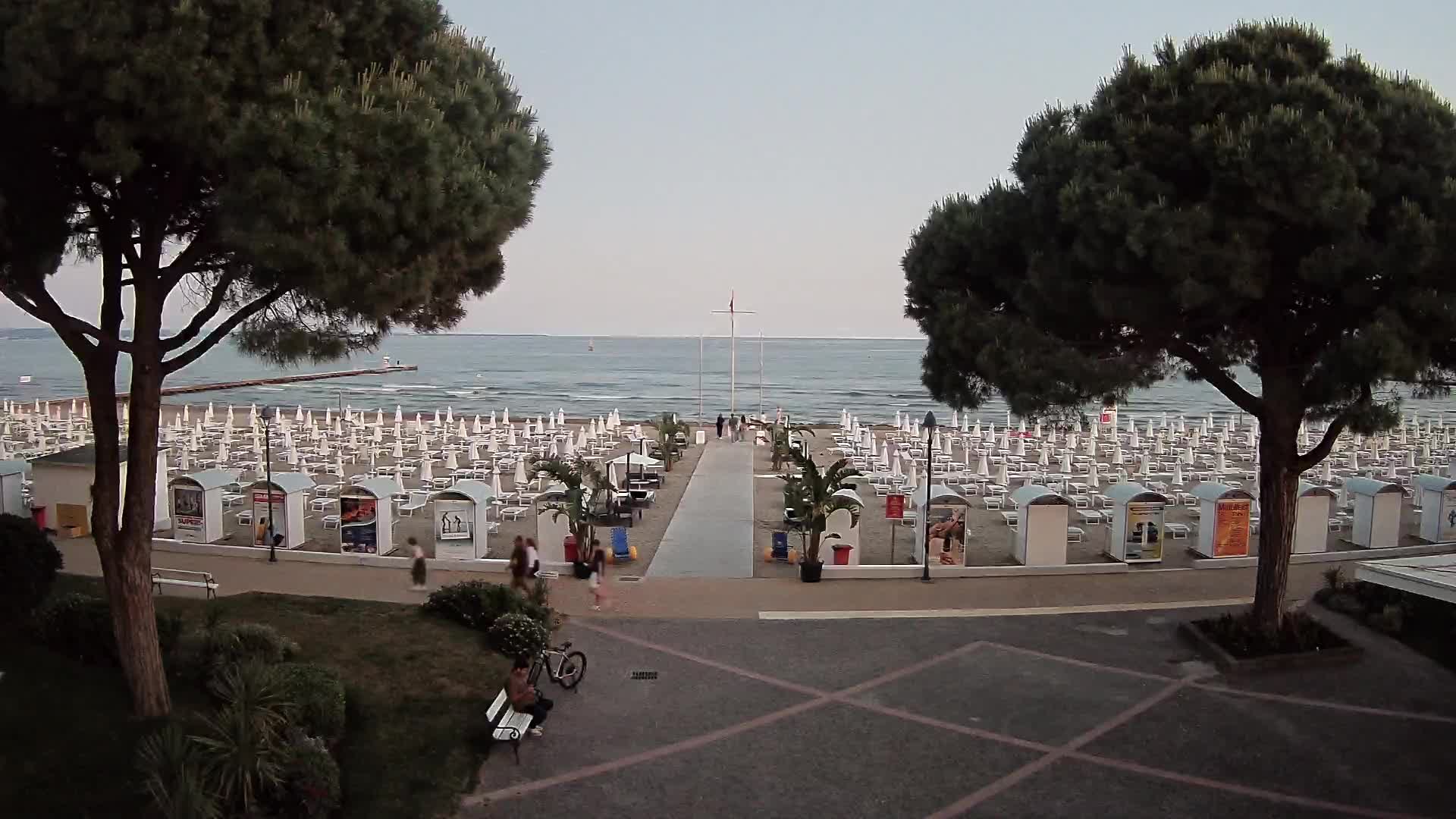 Grado Ulaz na Plažu | Pogled Uživo na Obalu