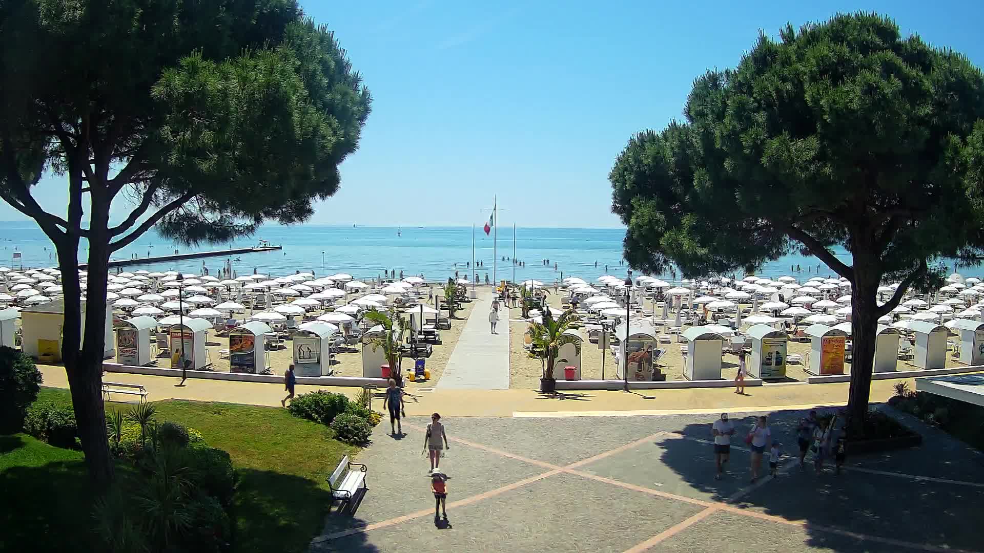 Grado Beach Webcam Entrance | Real-Time View of the Seaside