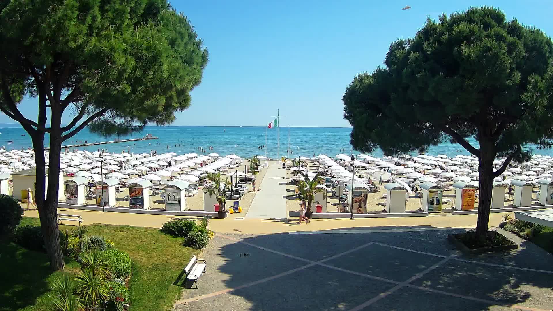 Grado Beach Webcam Entrance | Real-Time View of the Seaside