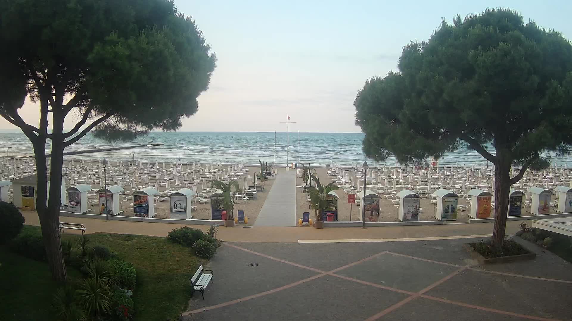 Grado Beach Webcam Entrance | Real-Time View of the Seaside
