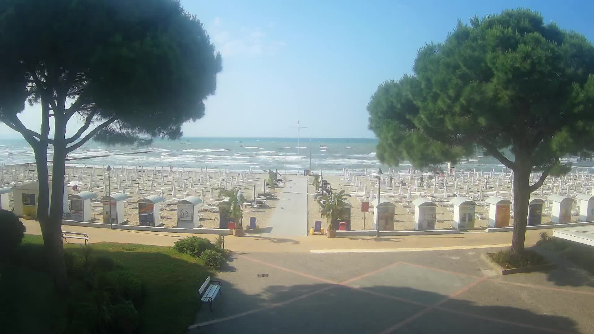 Grado Ulaz na Plažu | Pogled Uživo na Obalu