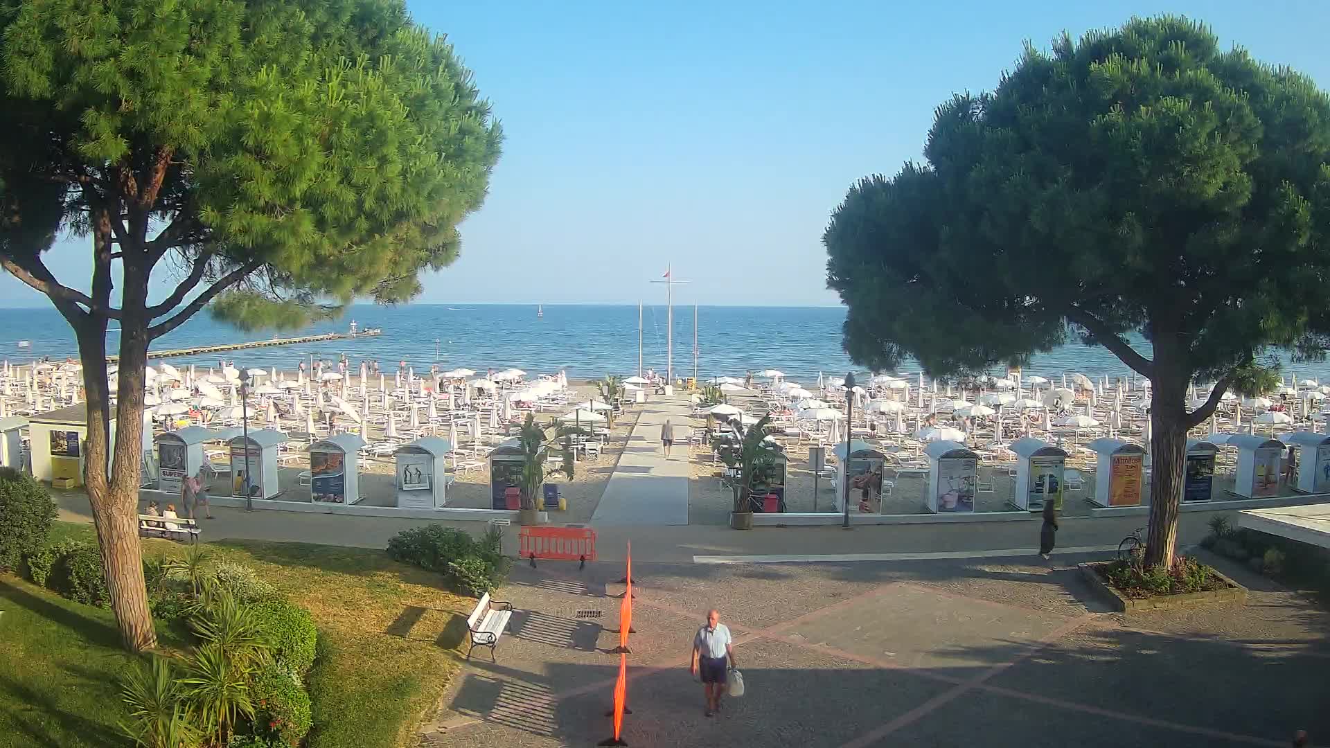 Grado Beach Webcam Entrance | Real-Time View of the Seaside