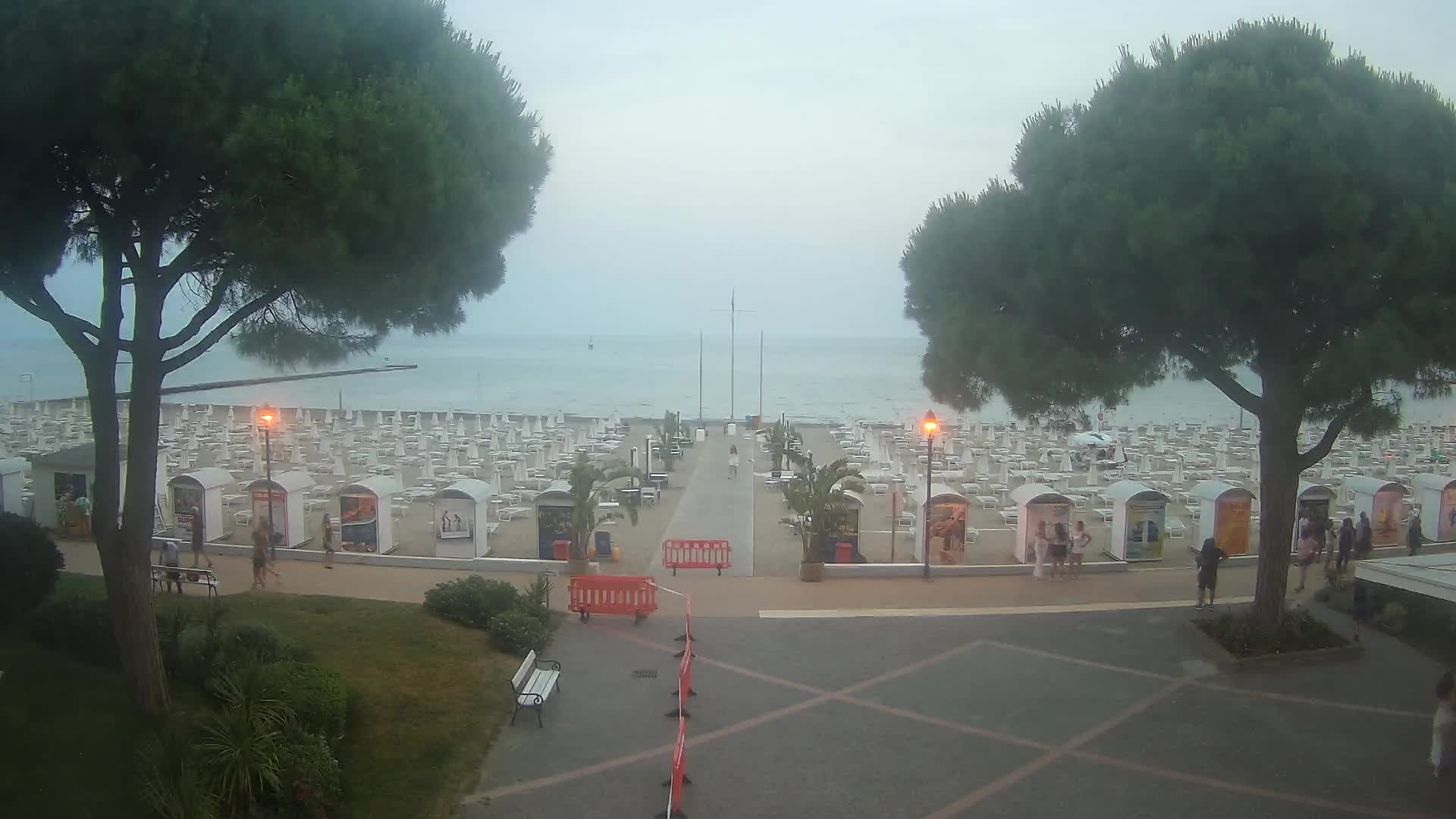 Grado Ulaz na Plažu | Pogled Uživo na Obalu