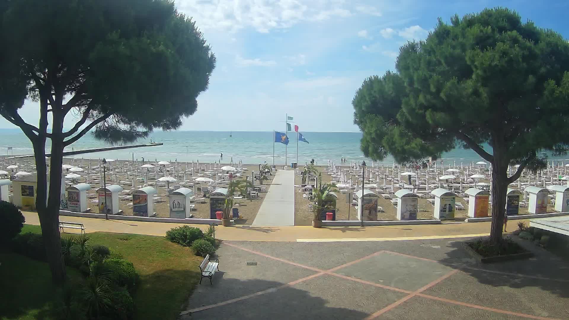 Grado Beach Webcam Entrance | Real-Time View of the Seaside