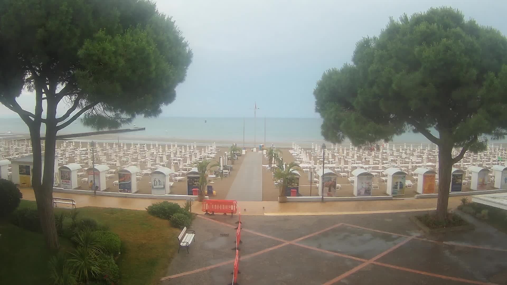 Grado Ulaz na Plažu | Pogled Uživo na Obalu