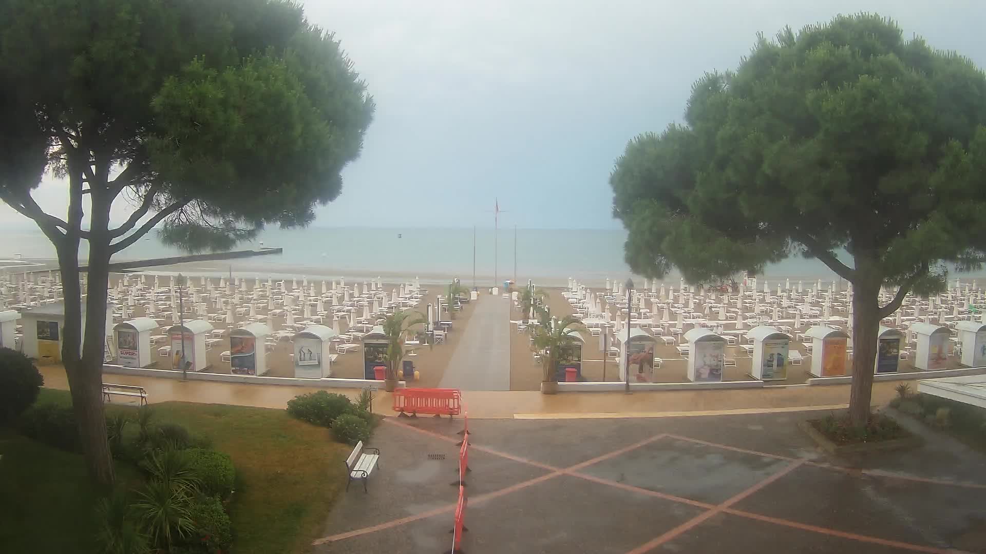 Grado Ulaz na Plažu | Pogled Uživo na Obalu