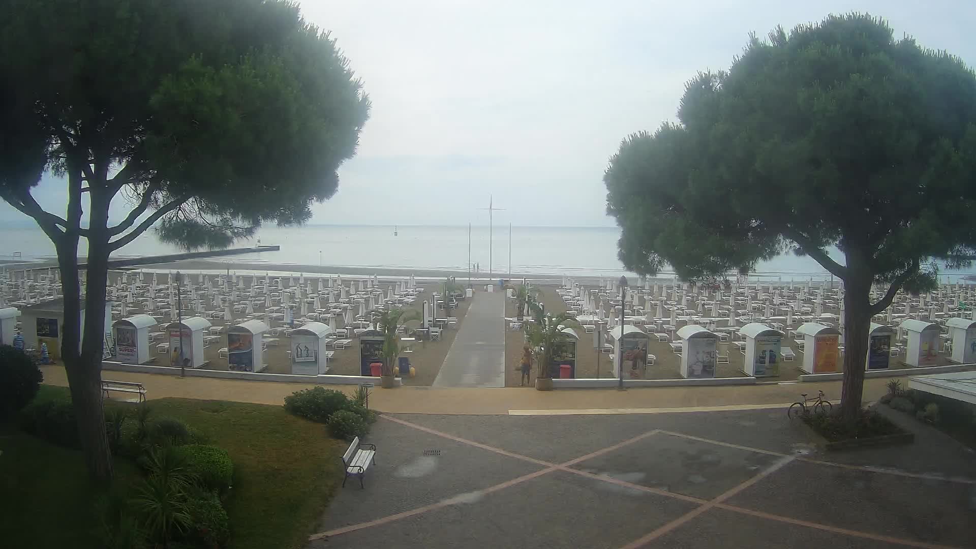 Grado Beach Webcam Entrance | Real-Time View of the Seaside