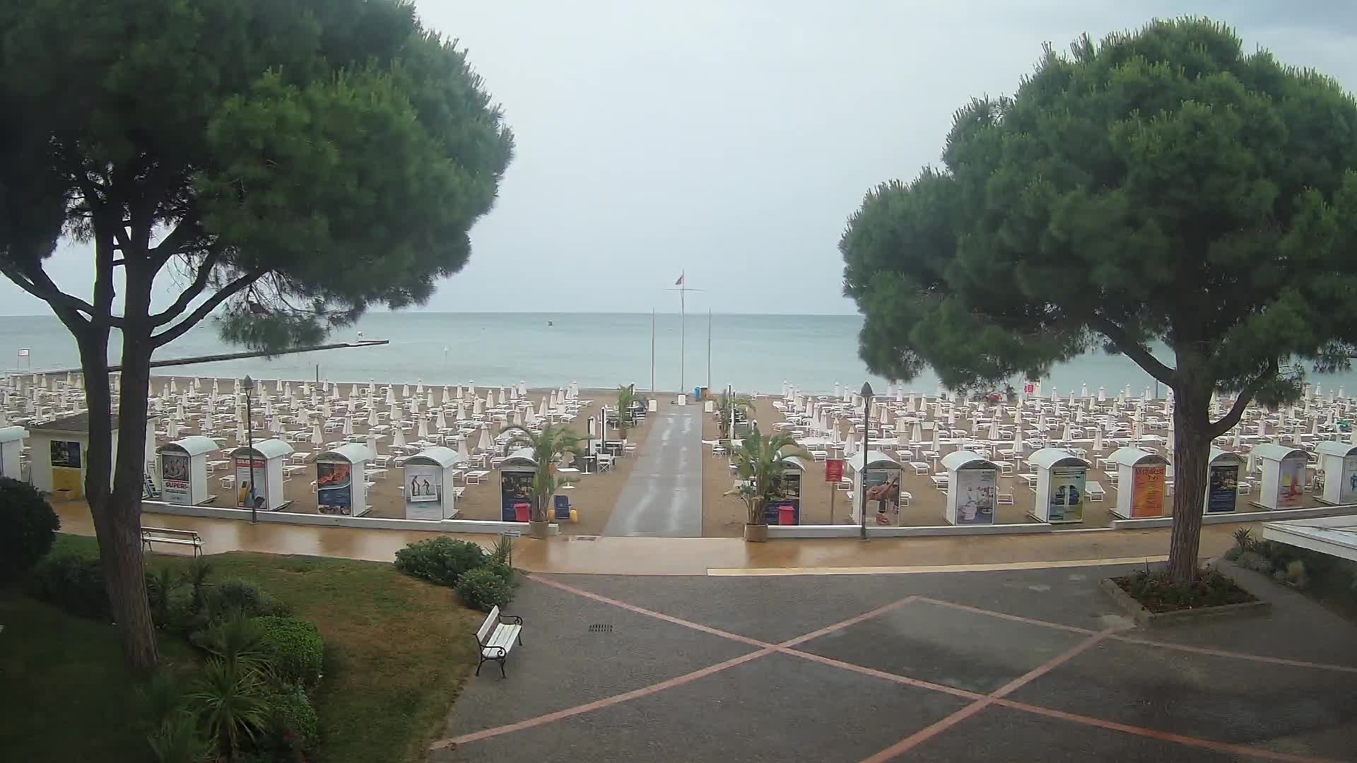 Grado Ulaz na Plažu | Pogled Uživo na Obalu