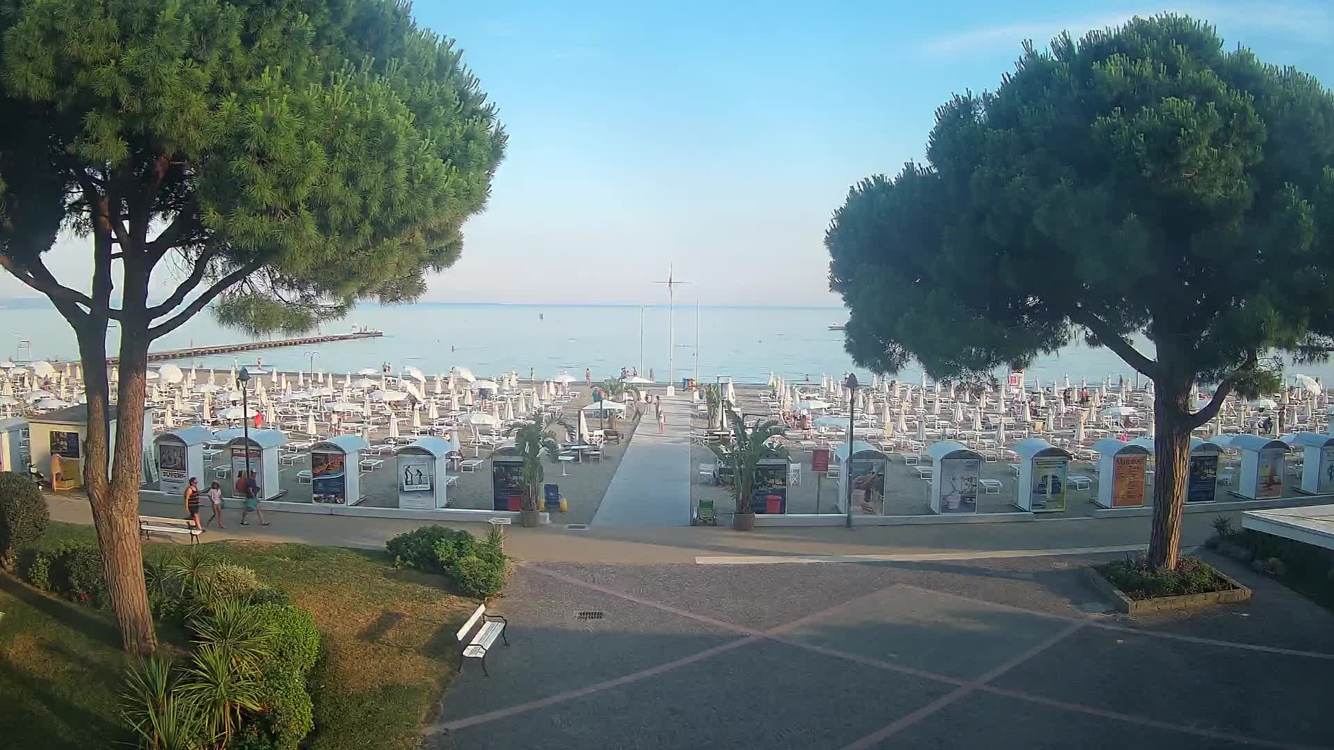 Grado Ulaz na Plažu | Pogled Uživo na Obalu