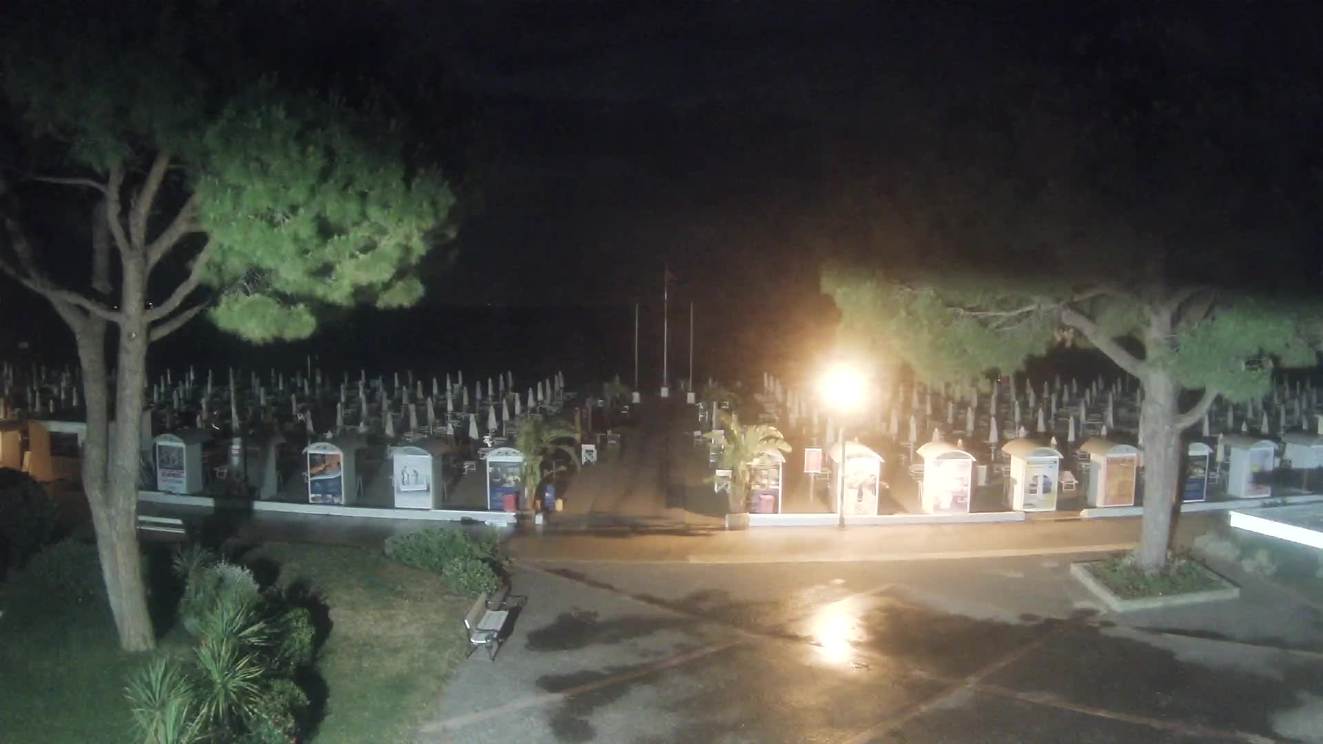 Grado Ulaz na Plažu | Pogled Uživo na Obalu