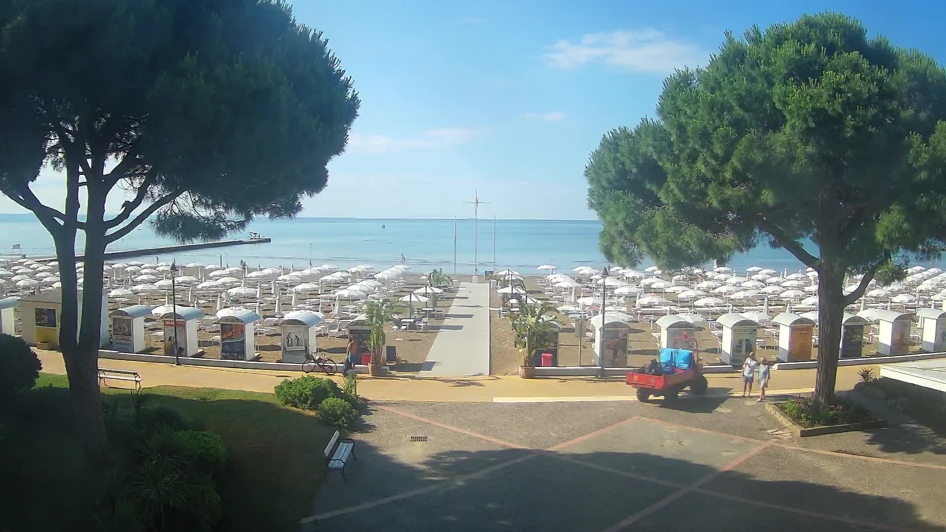Grado Beach Webcam Entrance | Real-Time View of the Seaside