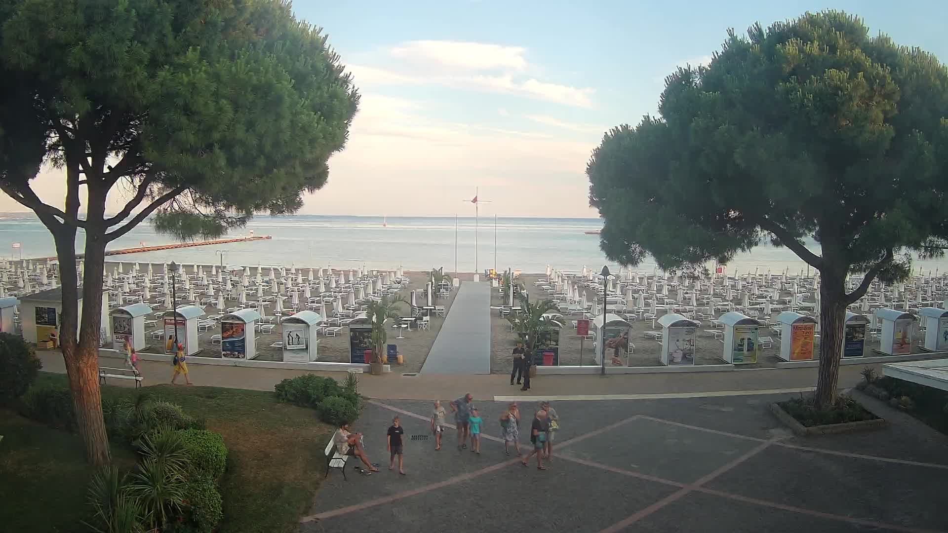 Grado Beach Webcam Entrance | Real-Time View of the Seaside