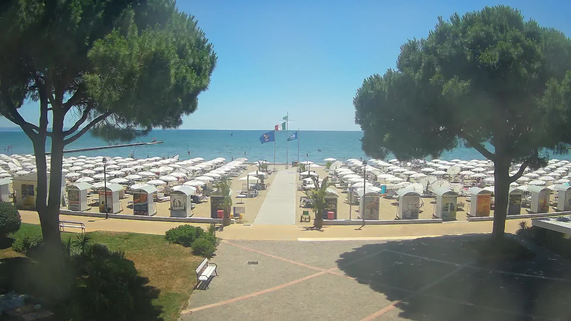 Grado Beach Webcam Entrance | Real-Time View of the Seaside