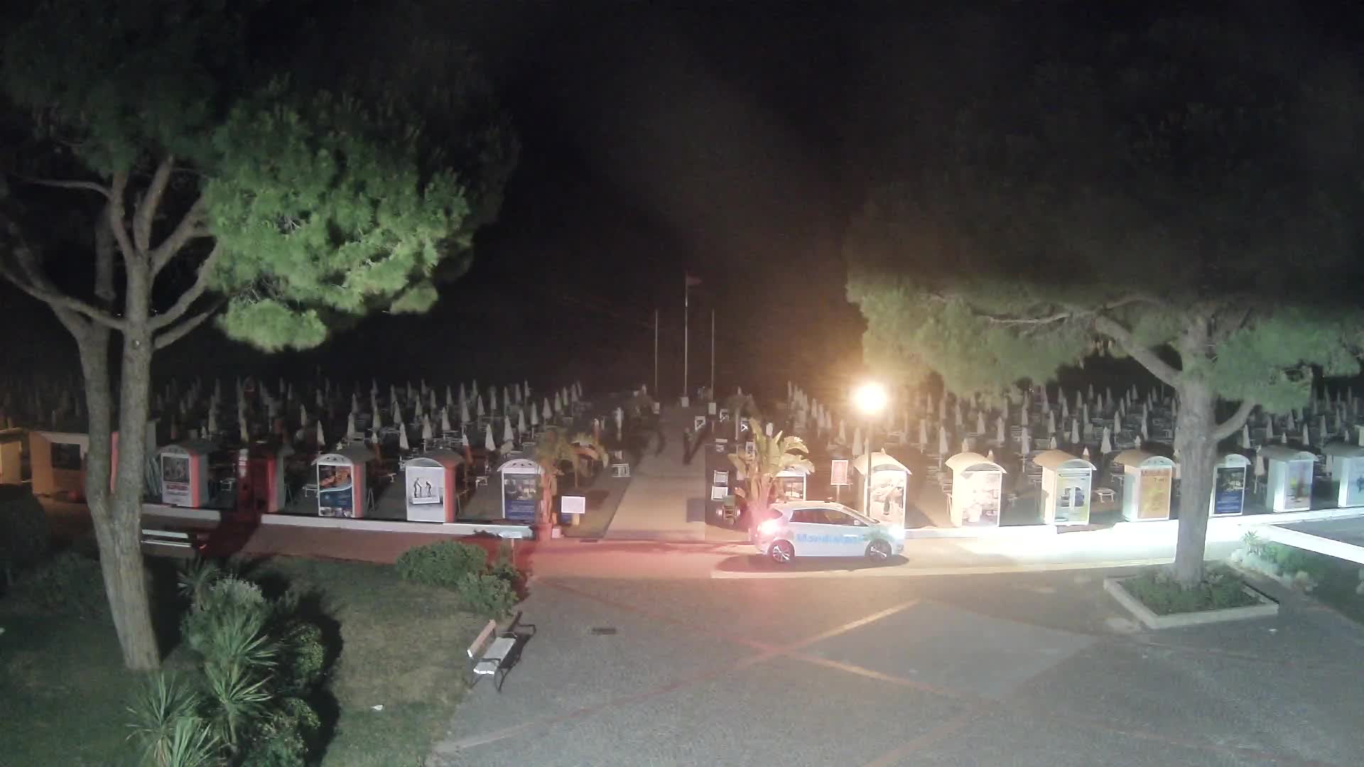 Grado Beach Webcam Entrance | Real-Time View of the Seaside