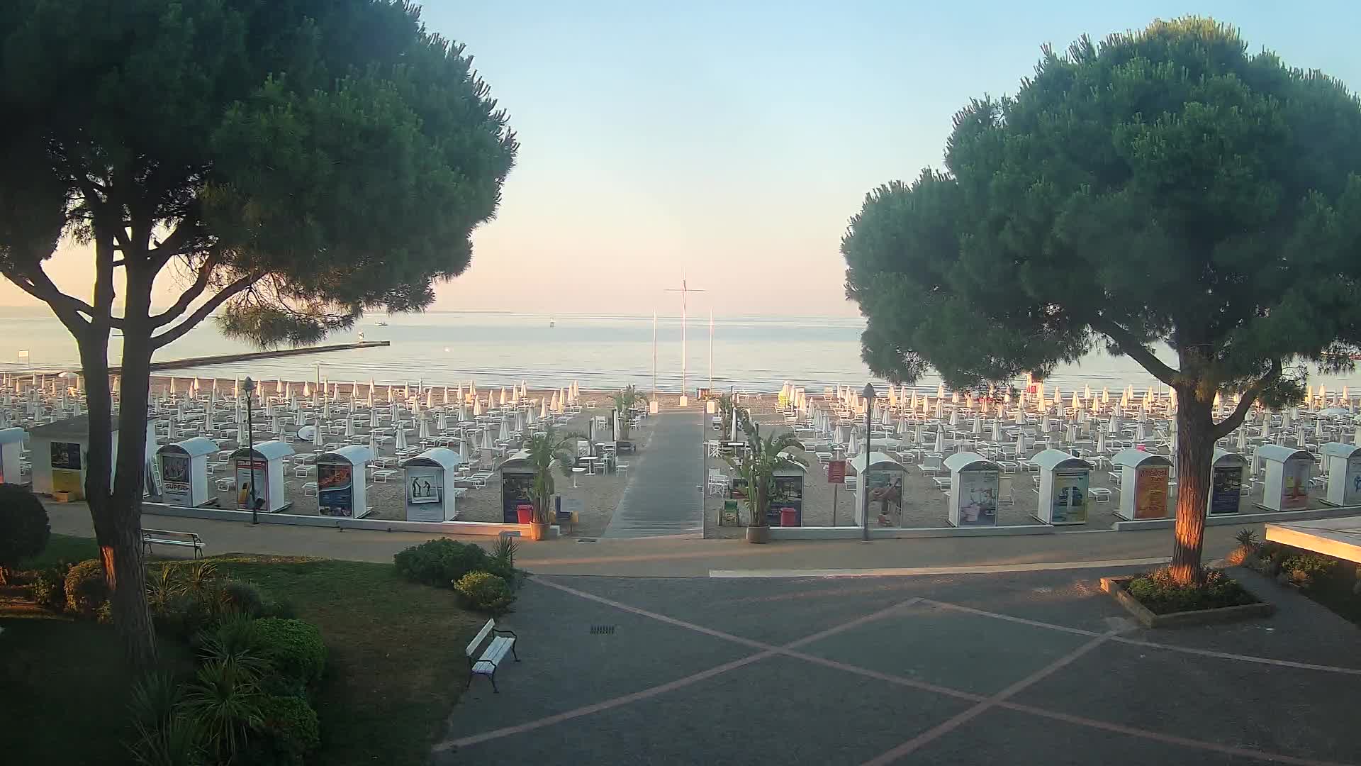 Grado Beach Webcam Entrance | Real-Time View of the Seaside