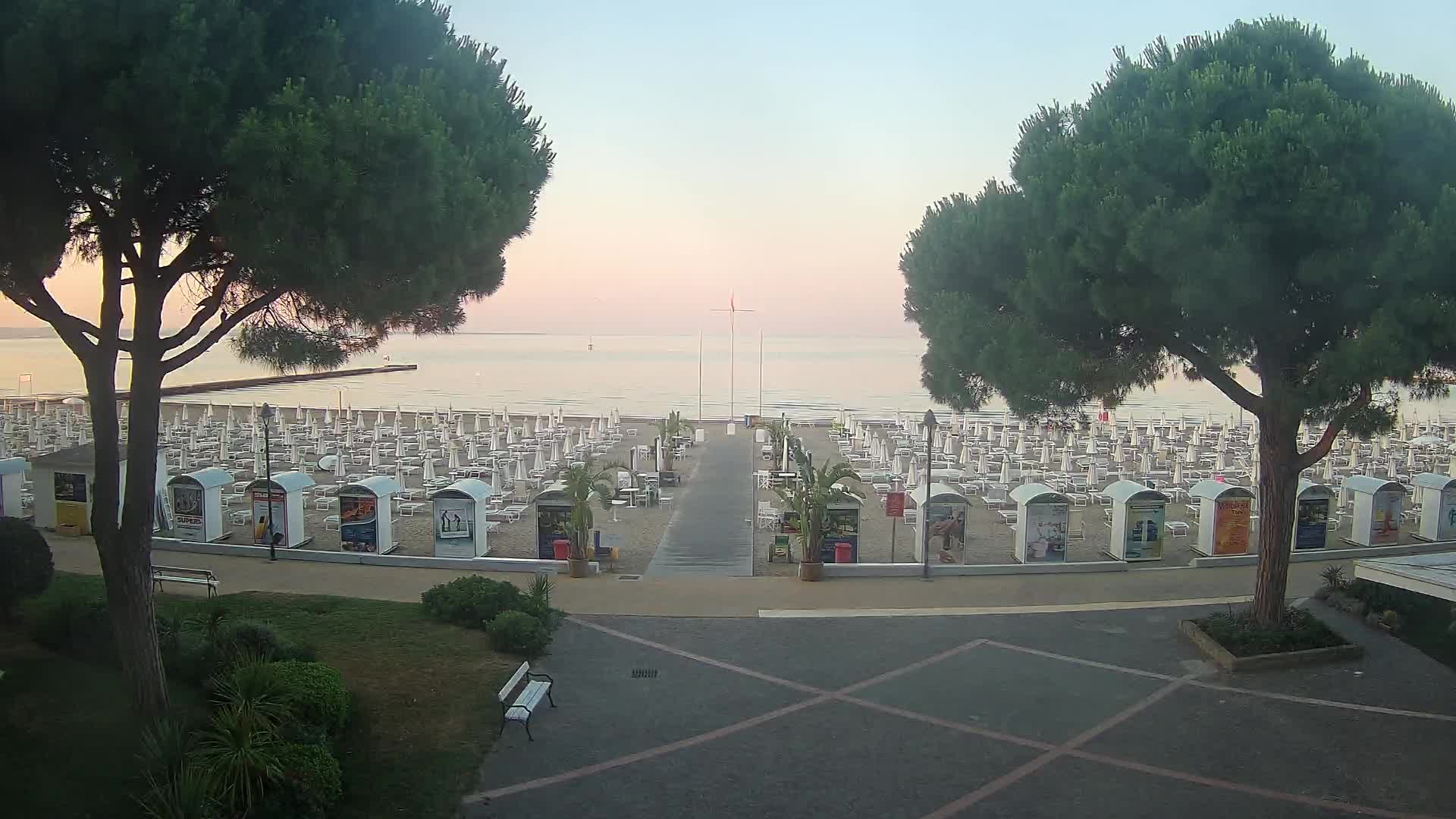Grado Beach Webcam Entrance | Real-Time View of the Seaside