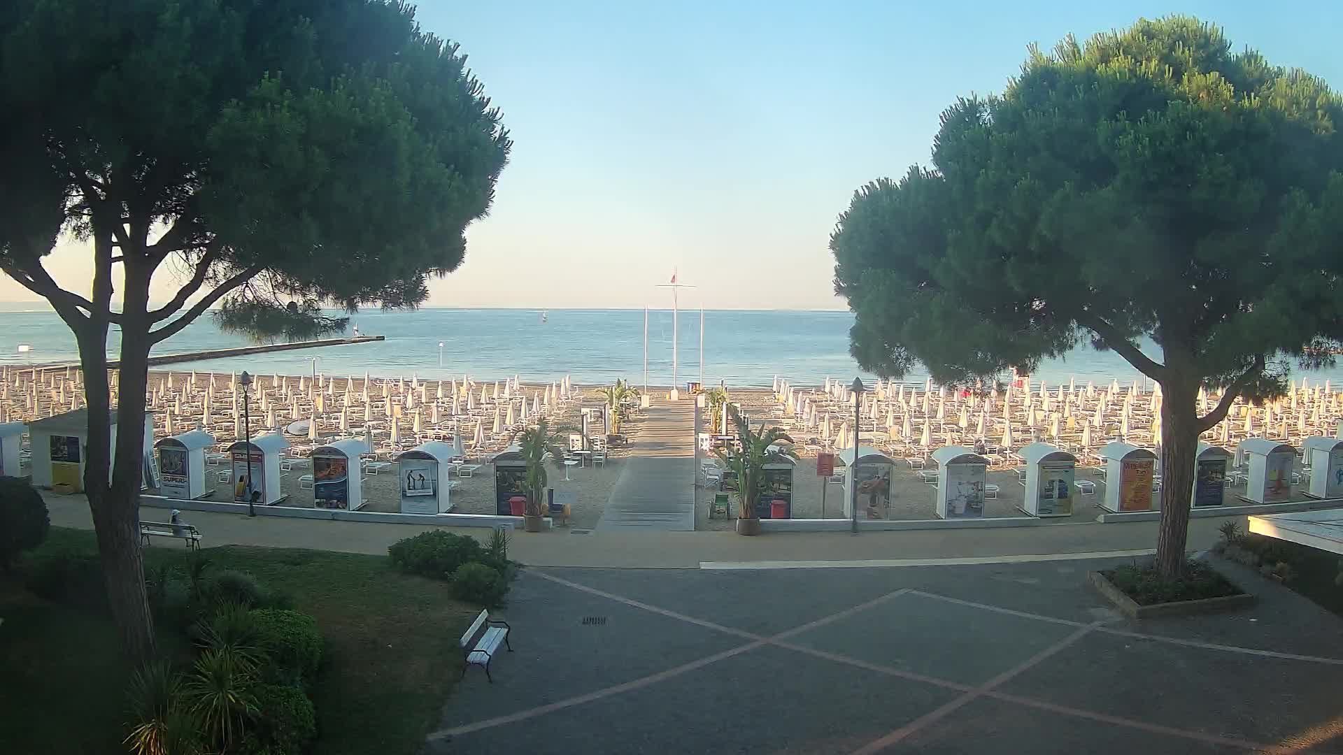 Grado Beach Webcam Entrance | Real-Time View of the Seaside