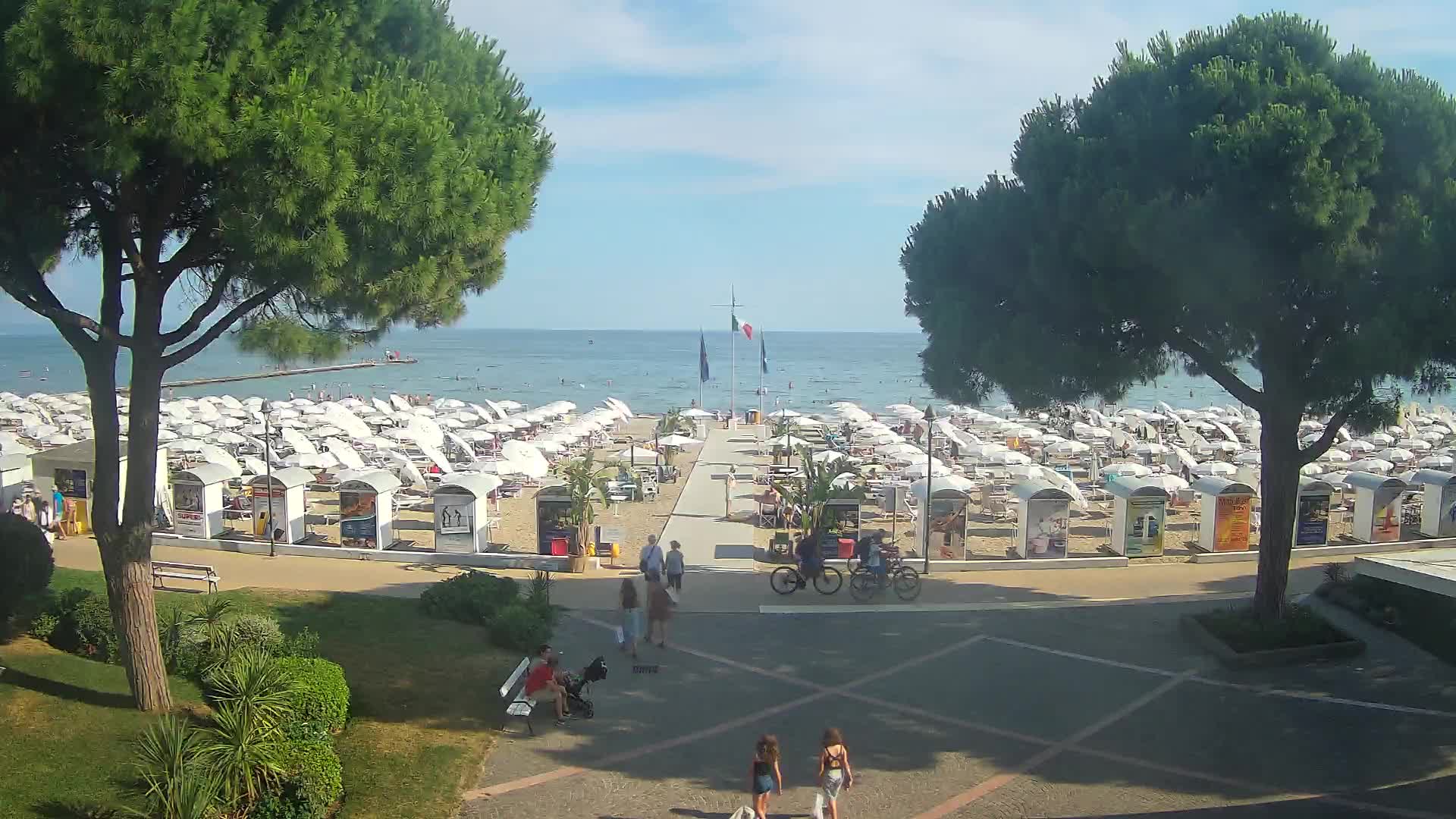 Grado Beach Webcam Entrance | Real-Time View of the Seaside