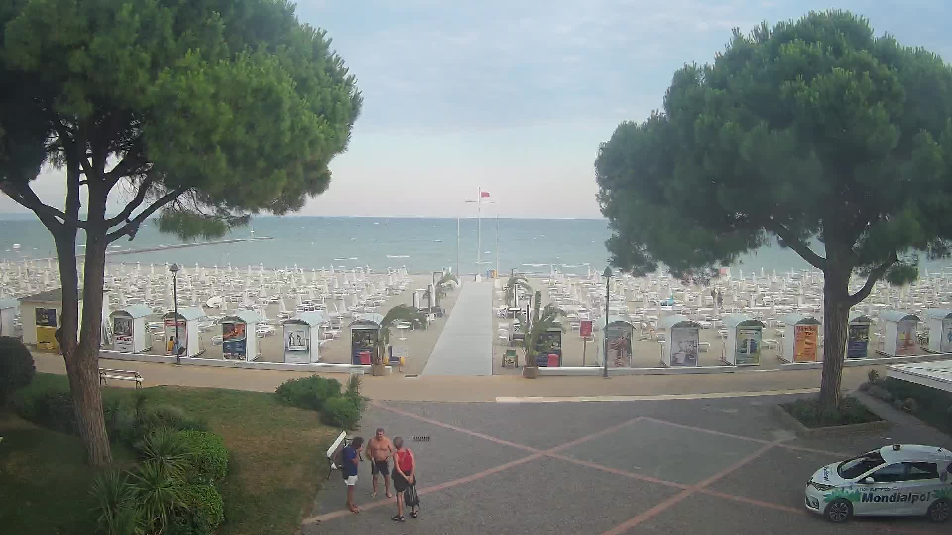 Grado Beach Webcam Entrance | Real-Time View of the Seaside