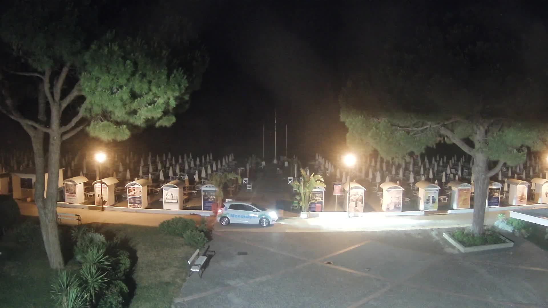 Grado Beach Webcam Entrance | Real-Time View of the Seaside