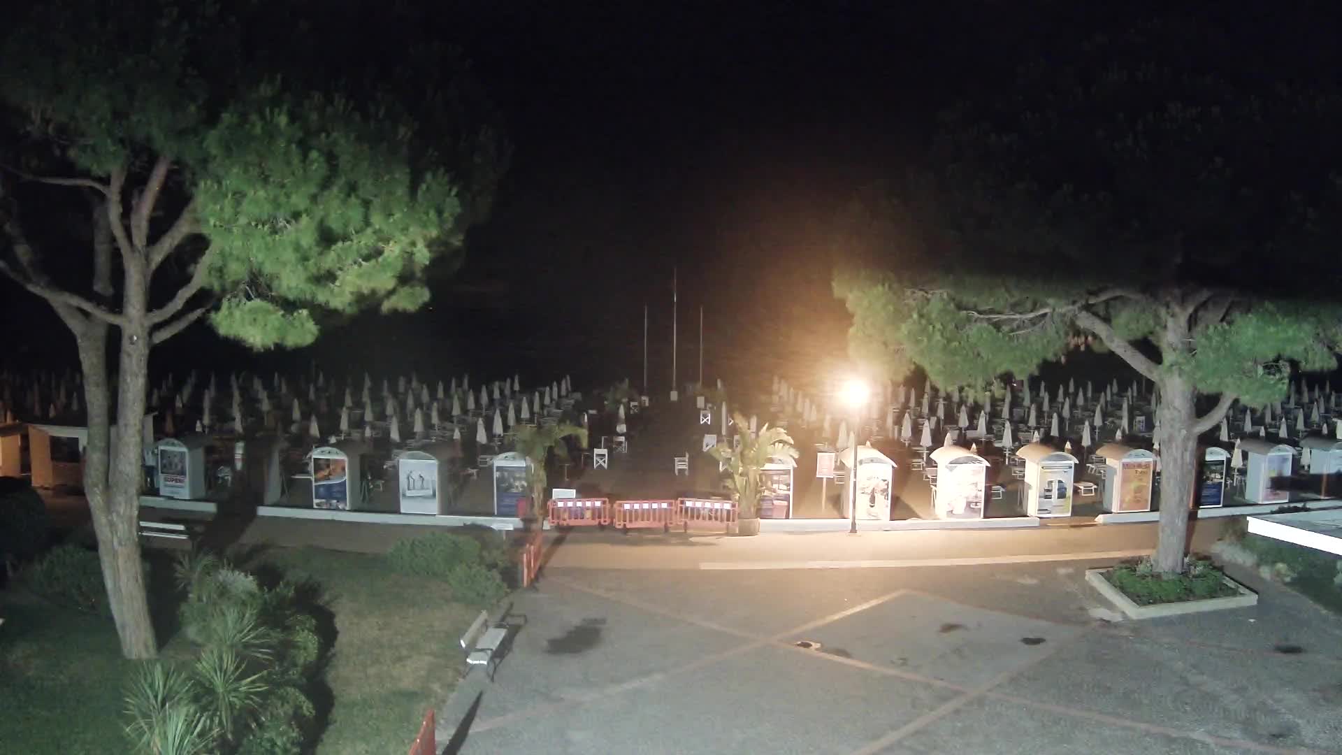 Grado Beach Webcam Entrance | Real-Time View of the Seaside