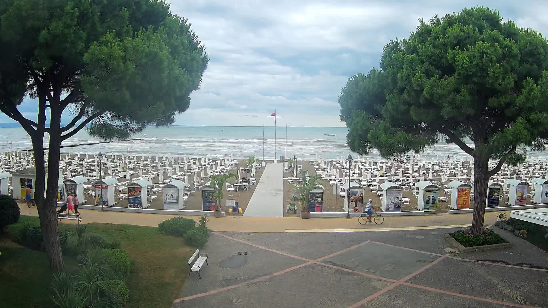 Grado Ulaz na Plažu | Pogled Uživo na Obalu