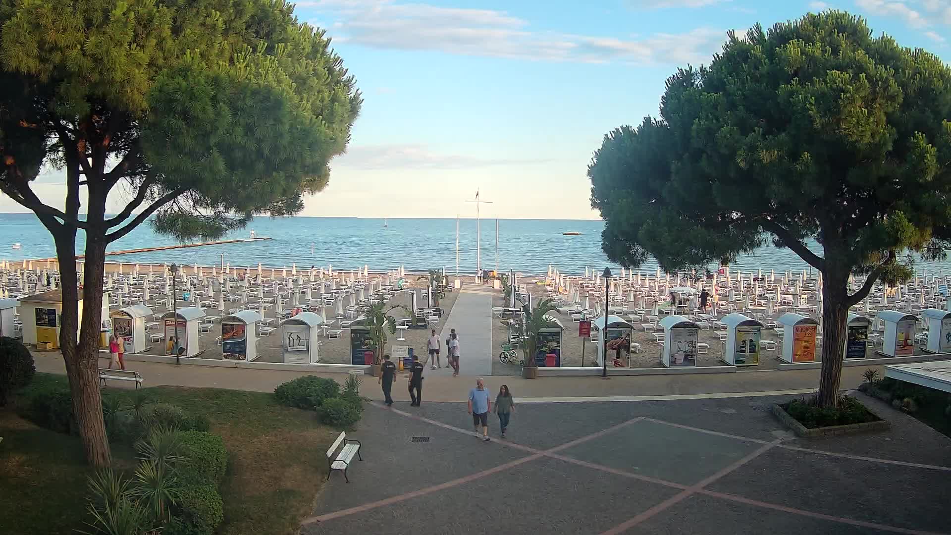 Grado Ulaz na Plažu | Pogled Uživo na Obalu