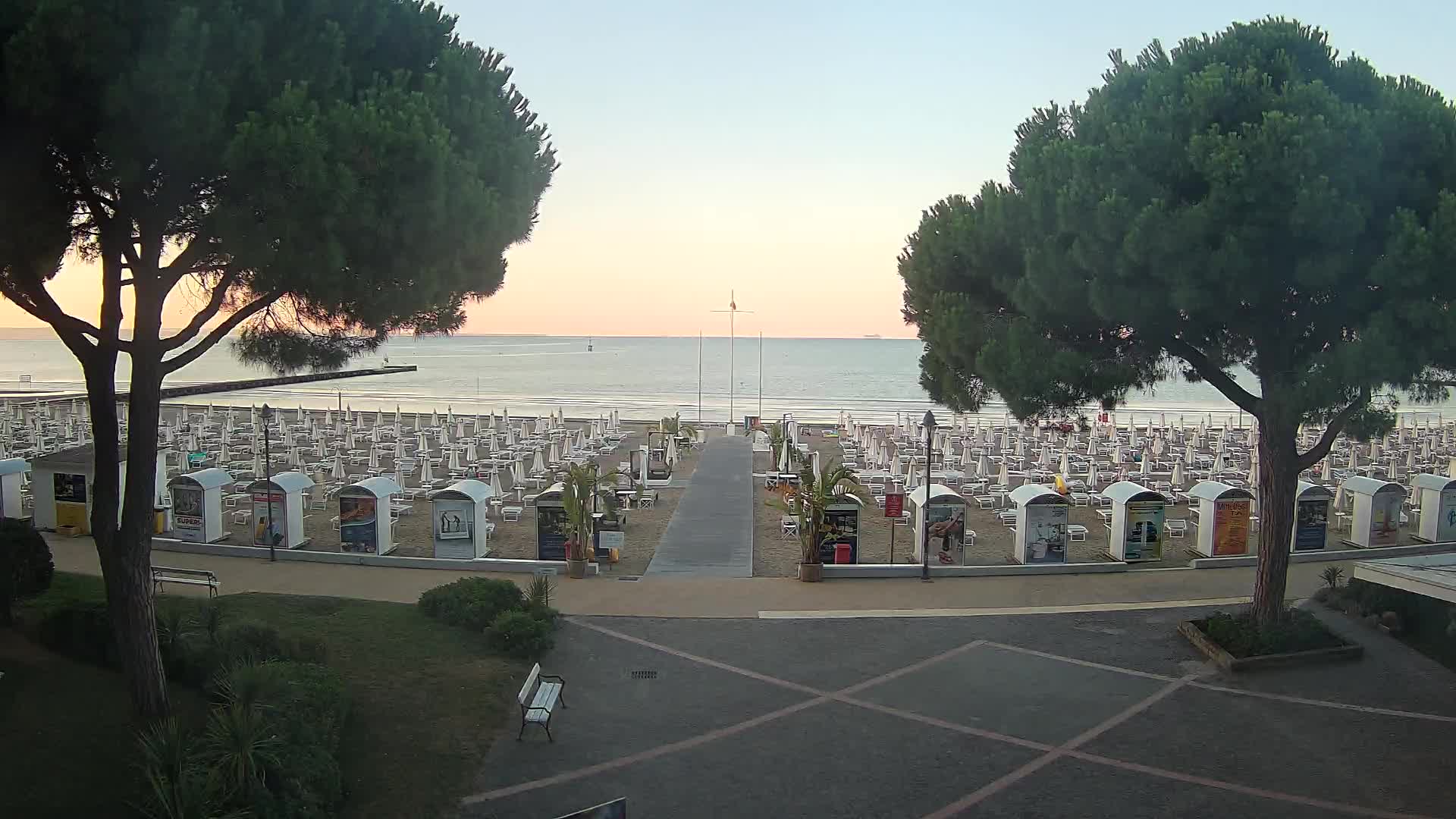 Grado Beach Webcam Entrance | Real-Time View of the Seaside