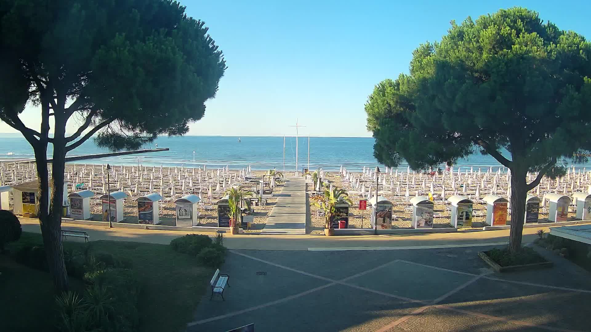 Grado Beach Webcam Entrance | Real-Time View of the Seaside
