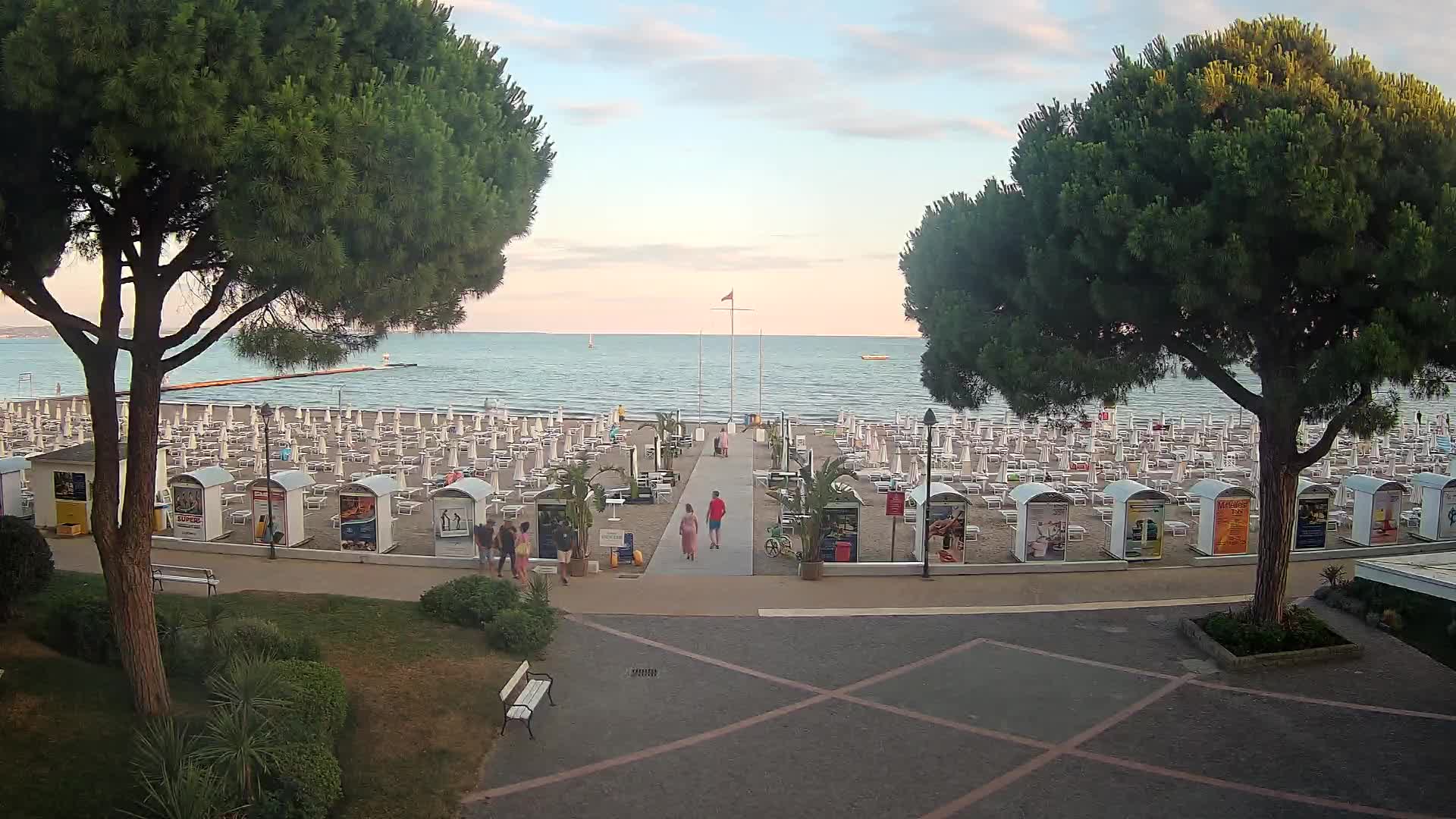 Grado Beach Webcam Entrance | Real-Time View of the Seaside