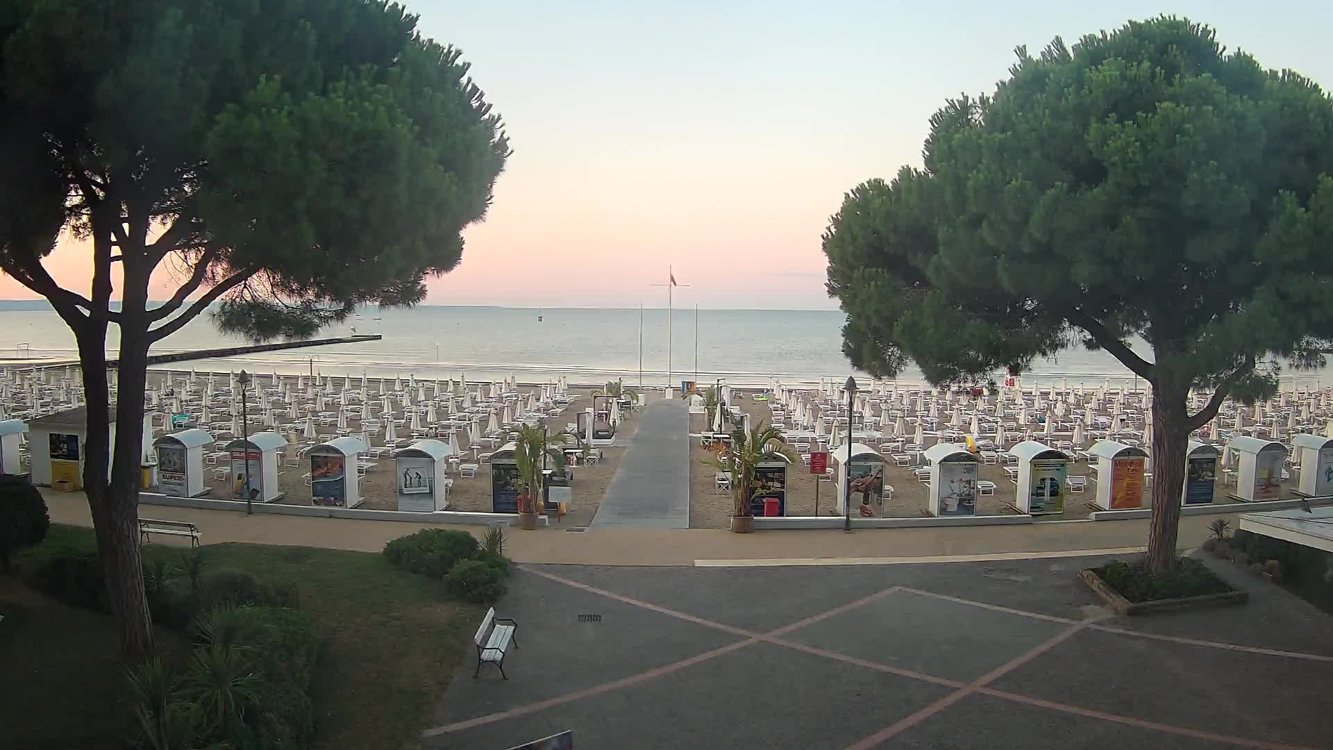 Grado Beach Webcam Entrance | Real-Time View of the Seaside