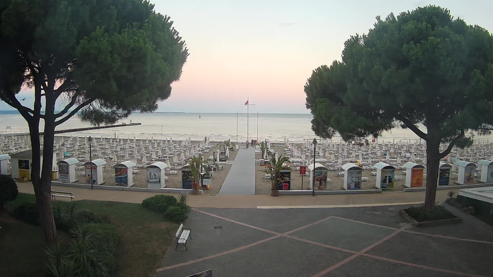 Grado Beach Webcam Entrance | Real-Time View of the Seaside