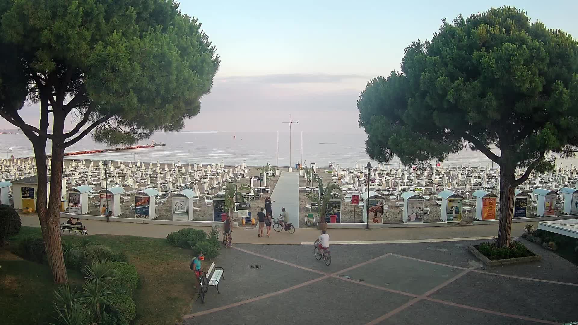 Grado Beach Webcam Entrance | Real-Time View of the Seaside