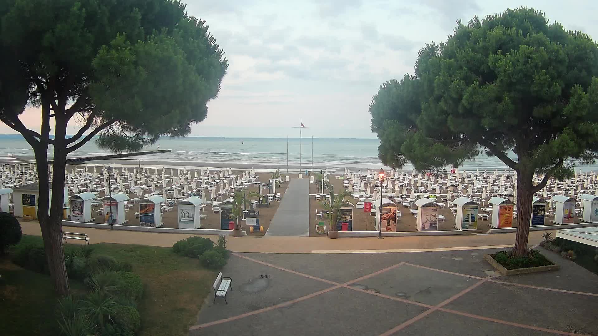 Grado Ulaz na Plažu | Pogled Uživo na Obalu
