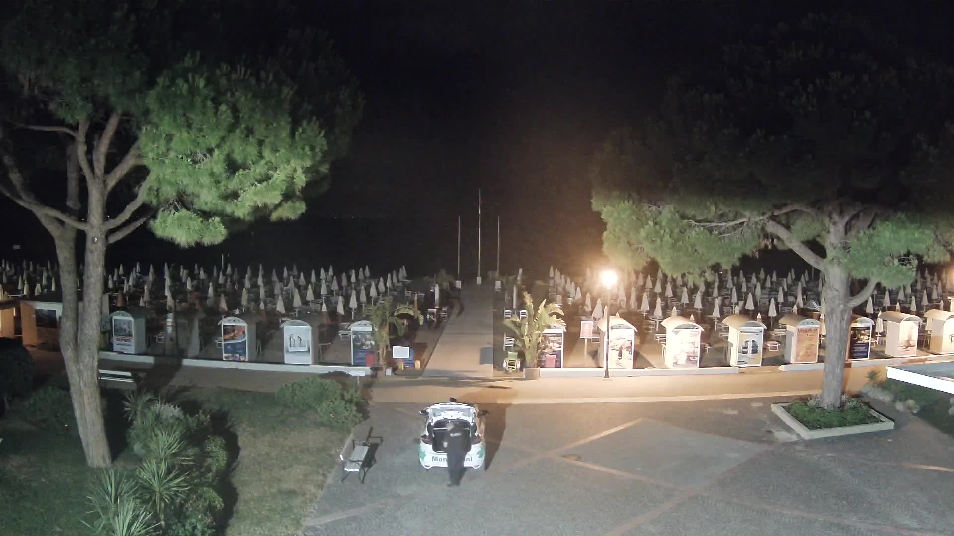 Grado Beach Webcam Entrance | Real-Time View of the Seaside