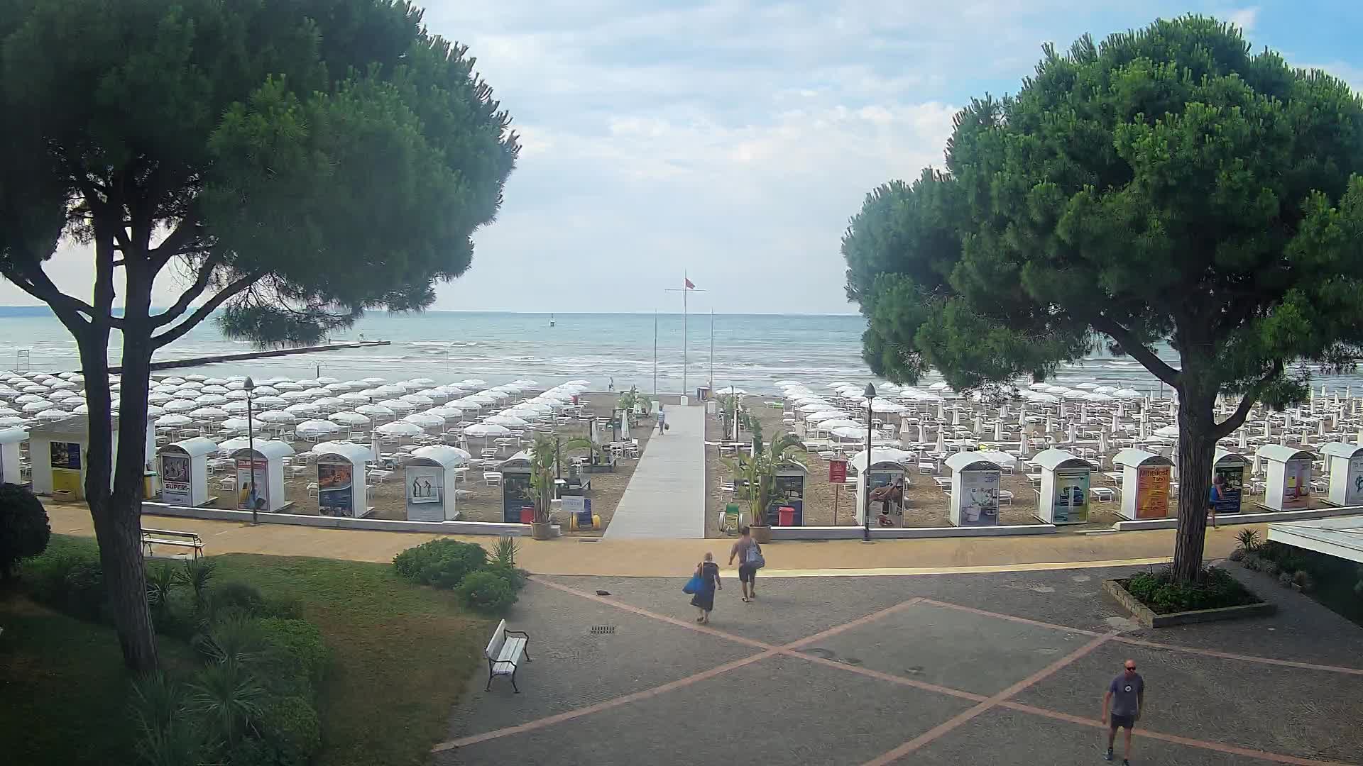 Grado Ulaz na Plažu | Pogled Uživo na Obalu
